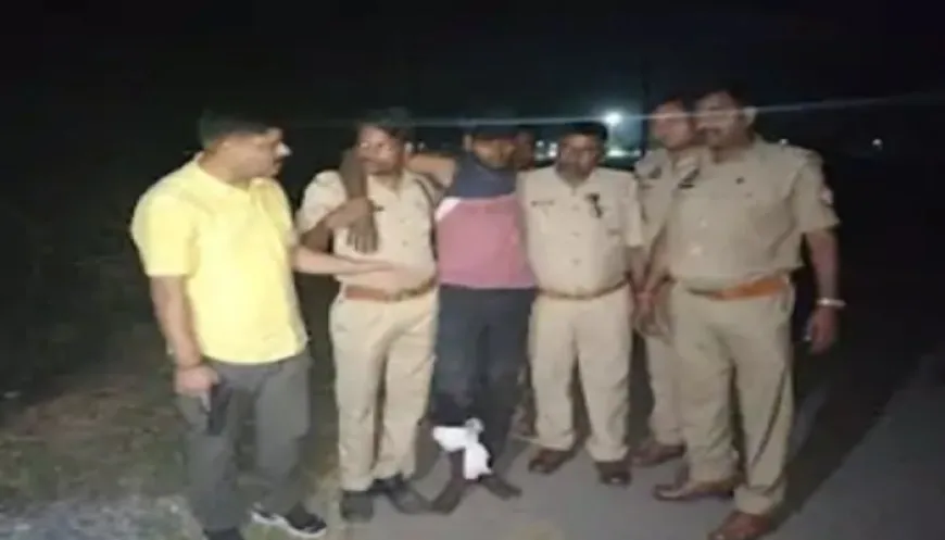 बलिया में पुलिस के साथ झड़प में पैर में गोली लगने से एक बच्चे की गला दबा कर हत्या कर दी गयी.