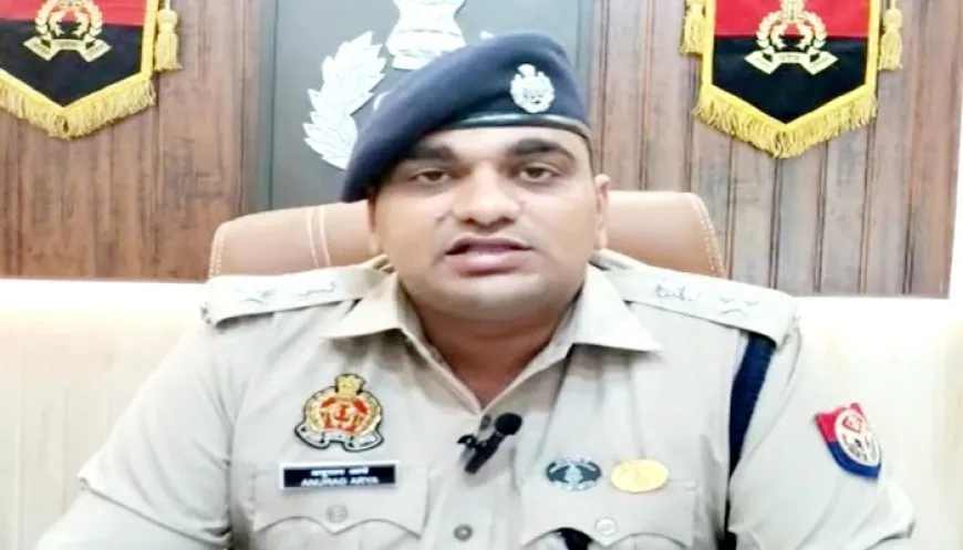 Azamgarh News : माता-पिता और बहन की हत्या कर पुलिस को चकमा देकर फरार हुआ आरोपी।