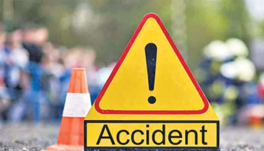 Road Accident : ई-रिक्शा से टकराई कार, चार लोगों की मौत