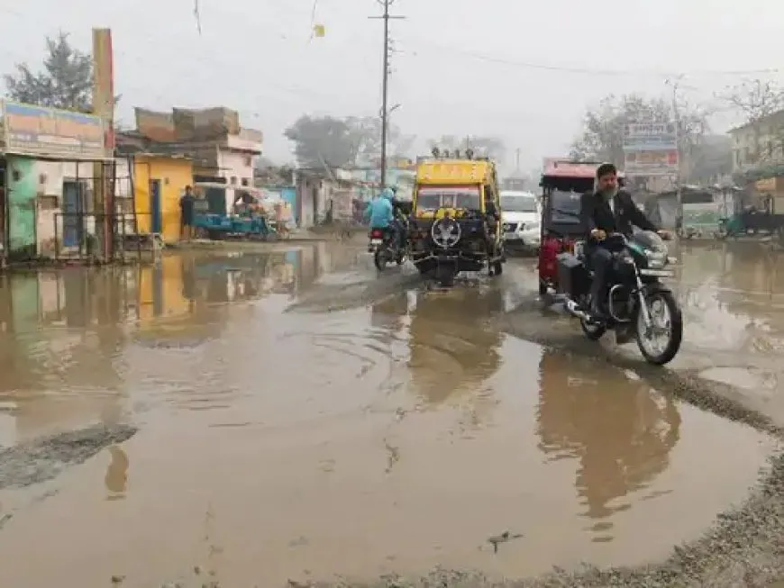 Ballia News: बारिश की मार से बलियावासी बेहाल, मानसून सीजन की तैयारी जगजाहिर।