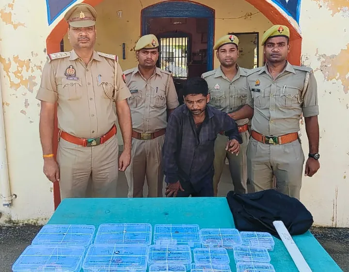 Ballia News : 15 लाख रुपये के सोना संग युवक गिरफ्तार, खुला 5 राज ; जानिए इसका शातिराना अंदाज 