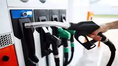 Petrol-Diesel Price: कई शहरों में गिरे पेट्रोल-डीजल के दाम, जानें आपके शहर में क्या है आज का रेट