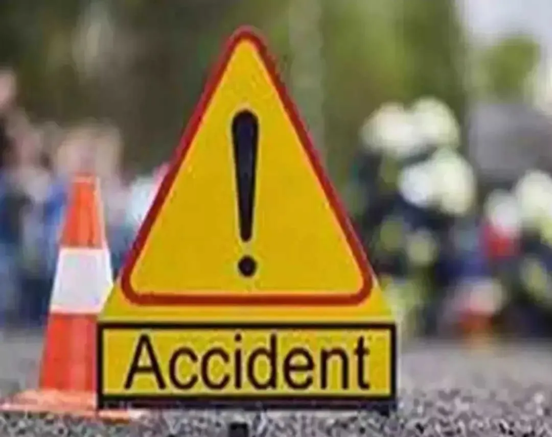 Road Accident In Ballia: ट्रक की चपेट में आने से वृद्ध की मौत