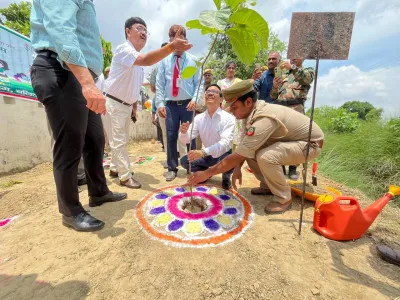 बलिया में हुआ 40.40 लाख पौधों का रोपण