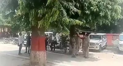 बलिया के चर्चित चौराहा पर एडीजी का छापा, हिरासत में लिए गये तीन पुलिसकर्मियों समेत कई लोग