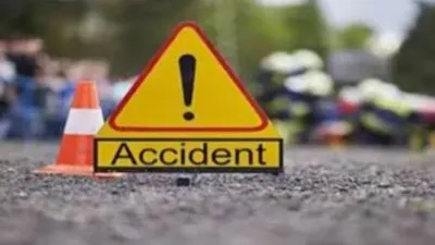 Kannauj Road Accident: रॉग साइड में चल रही कार कंटेनर से टकराई...हादसे में दो युवकों की मौत व एक घायल