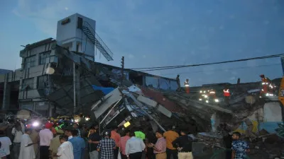 Building Collapes in Lucknow: लखनऊ में 3 मंजिला इमारत गिरी, 5 की मौत, 24 लोगों का अस्पताल में चल रहा इलाज