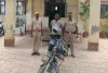 बलिया में चोरी की बाइक व पिस्तौल-कारतूस के साथ युवक गिरफ्तार