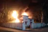 Chandauli News : पावर हाउस में लगी भीषण आग, घंटों कॉलोनियों में गुल रही बिजली 