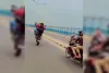 Ganga Barrage Stunt: आगे बाइक सवार करता रहा स्टंट...पीछे देखकर चुपचाप चले गए पुलिसकर्मी, Video सोशल मीडिया में वायरल