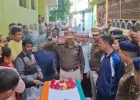 Etawah: सीआरपीएफ जवान की हृदयगति रुकी, हुए शहीद, गांव पहुंचा पार्थिव शरीर, गमगीन हुए हजारों लोग