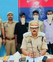 बलिया पुलिस के हत्थे चढ़े लिफ्ट मांगकर बाइक और मोबाइल लूटने वाले तीन बदमाश