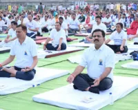अंतरर्राष्ट्रीय योग दिवस : उप मुख्यमंत्री विजय शर्मा दुर्ग में आयोजित योगा कार्यक्रम में शामिल हुए
