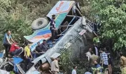 Bus Accident News : एक्सीडेंट में 36 लोगों की दर्दनाक मौत, बस में सवार थे 55 यात्री