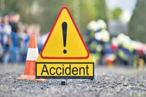 Road Accident in Balia: असंतुलित होकर पलटा ई-रिक्शा, चार घायल