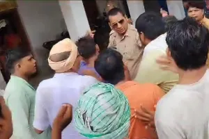 Ballia News : स्कूल में बच्चों को लाठी से पीटने वाले सहायक अध्यापक और अनुदेशक पर मुकदमा