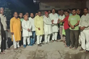 Ballia News : प्राथमिक शिक्षक संघ गड़वार और सोहांव ने सपा विधायक को सौंपा मांग पत्र