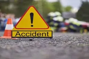 Road Accident in Ballia : इंसान से पहले मरी इंसानियत