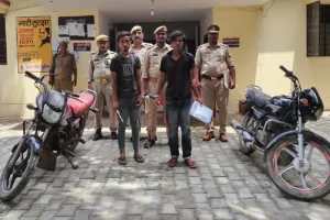 तीन युवक मिलकर करते थे चोरी, बलिया पुलिस के हत्थे चढ़े दो ; दो बाइकें बरामद