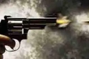 आजमगढ़ में दिनदहाड़े Double murder, दुकान में घुसकर पिता-पुत्र को मारी गोली - भारी फोर्स तैनात      