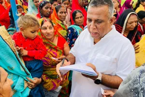 स्वास्थ्य शिविर में उमड़ी हजारों की भीड़ के बीच राजेश सिंह दयाल ने सलेमपुर को लेकर किया बड़ा ऐलान