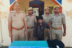 Ballia News : 15 लाख रुपये के सोना संग युवक गिरफ्तार, खुला 5 राज ; जानिए इसका शातिराना अंदाज 