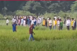 Video: देवरिया में मृतक प्रेम चंद यादव को न्याय दिलाने की मांग, सड़क पर उतरे लोगों को पुलिस ने खदेड़ा