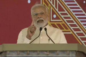 मध्य प्रदेश को पीएम मोदी की बड़ी सौगात, गरीबों को पक्के मकान का वादा, कहा- डबल इंजन ने दिया डबल विकास