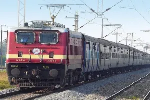 Indian Railways: यात्रीगण ध्यान दें, लखनऊ से होकर गुजरने वाली 75 ट्रेनों का बदला समय, यहां देखें सूची