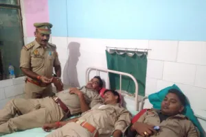 लखनऊ: पुलिस और बदमाशों में फायरिंग तीन पुलिस कर्मी समेत पांच घायल