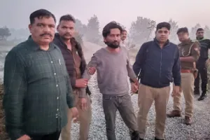 पीतल कारोबारी की हत्या करने वाले दोनों अभियुक्तों से हुई पुलिस की मुठभेड़, एक के लगी पैर में गोली, दोनों गिरफ्तार