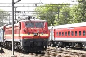 Indian Railways: गोरखपुर-लखनऊ इंटरसिटी एक्सप्रेस 15 जनवरी तक रहेगी निरस्त, जानिए क्या है वजह