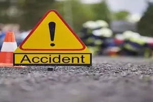 Ballia Road Accident: बलिया में अभी अभी Road Accident, बाइक सवार युवक की मौत ; दूसरा गंभीर