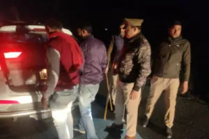 बलिया एसपी की नई पहल : 63 स्थानों पर 327 पुलिस कर्मियों ने की 1439 वाहनों की जांच, फिर...