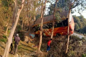 Sitapur Road Accident: अयोध्या दर्शन कर वापस आ रहे बीजेपी कार्यकर्ताओं की बस खाई में पलटी, 45 लोग घायल, 6 गंभीर