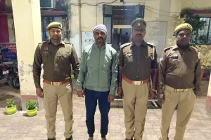 उप्र पुलिस भर्ती परीक्षा से पूर्व एक अभियुक्त को बलिया पुलिस ने दबोचा