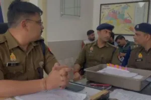 Agra News: पुलिस को मिली बड़ी सफलता, सेना में इस्तेमाल होने वाली दवाओं का जखीरा बरामद, 7 गिरफ्तार