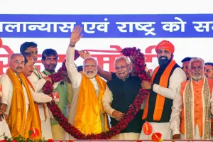 Bihar Politics: पीएम नरेंद्र मोदी ने लालू पर किया वार, नीतीश को लेकर कही ये बात