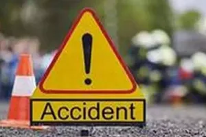 Lakhimpur Kheri Road Accident: कार की टक्कर से बाइक चालक की मौत, बालक घायल