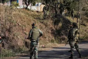जम्मू-कश्मीर: राजौरी में सेना की चौकी पर आतंकवादी हमला, एक जवान घायल 
